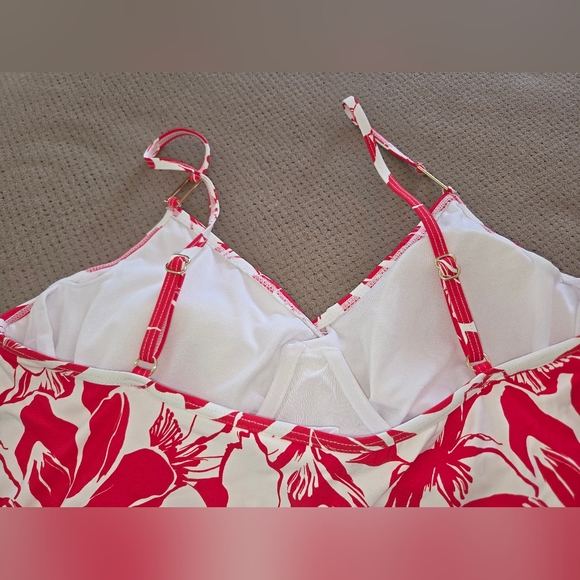 Liz Claiborne women's size 14 one-piece swimsuit - Picture 14 of 16